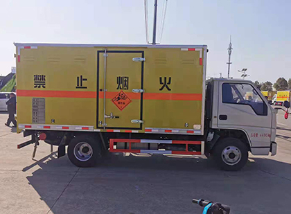木鱼镇爆破器材运输车技术升级与安全合规新趋势