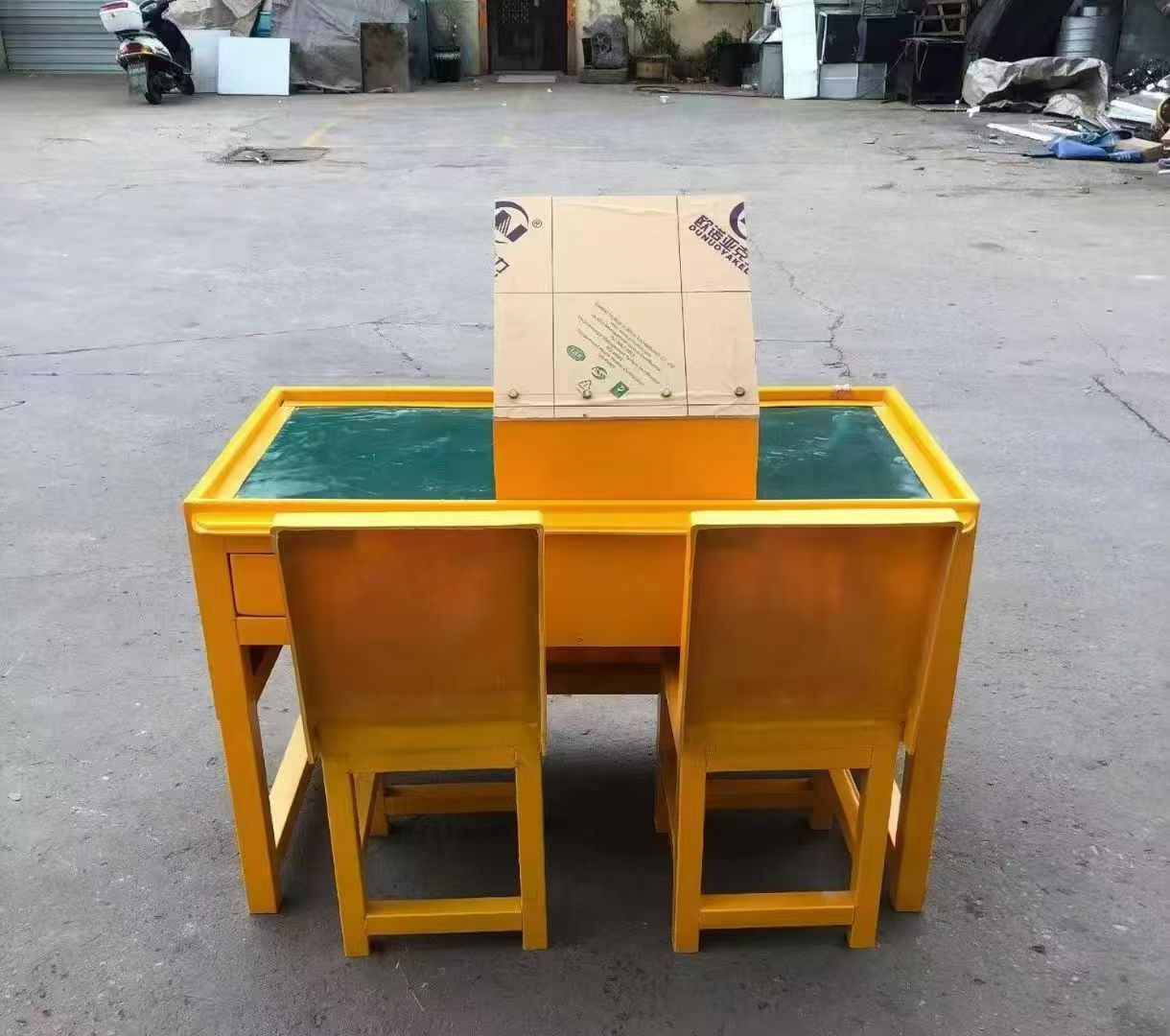 木鱼镇防静电导通桌井下煤矿火工品发放桌：危险品流转的安全守护者